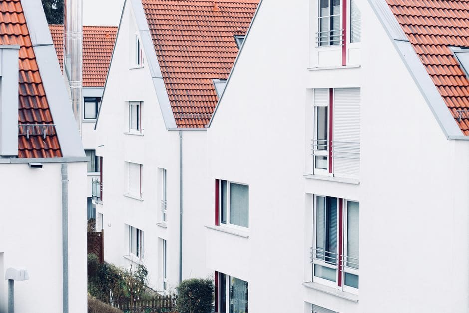 how to choose a roofing contractor: Check the small things too