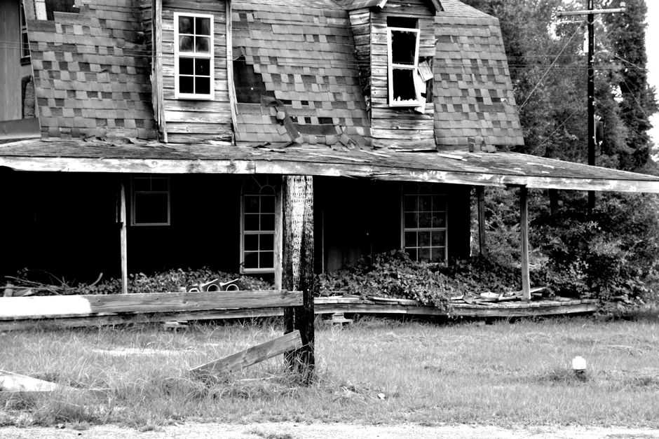 signs you need a new roof: How old is too old for a North Texas roof